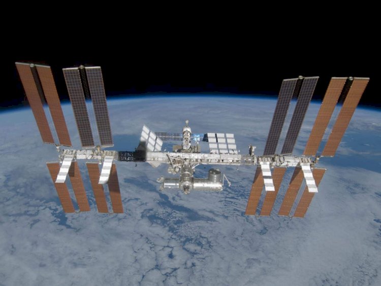 Estação Espacial fez manobra para evitar colisão com satélite